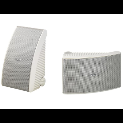 Duas colunas de som brancas com grelha metálica cinza da Audiótica