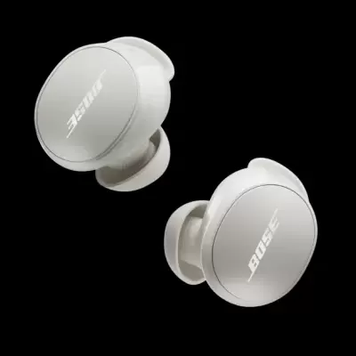 Auriculares intra-auriculares brancos BOSE em fundo preto