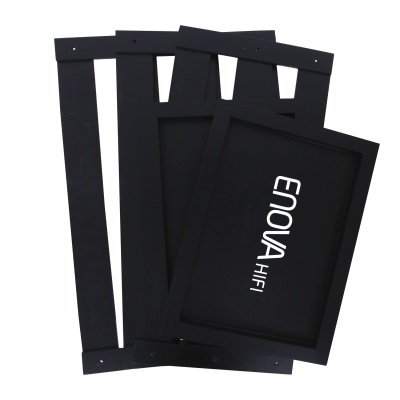 Quatro molduras retangulares pretas uma com texto 'ENJOYA HIFI'