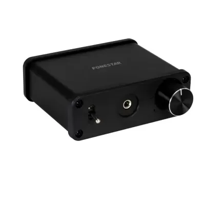 Amplificador de áudio preto com botão prateado e entrada jack