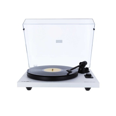 Gira-discos retro branco com tampa transparente e vinil preto