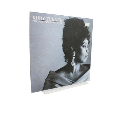 Capa de disco vinil 'Ruby Turner The Motown Song Book' com imagem de mulher a preto e branco