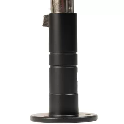 Produto preto cilíndrico com base redonda e topo metálico prateado