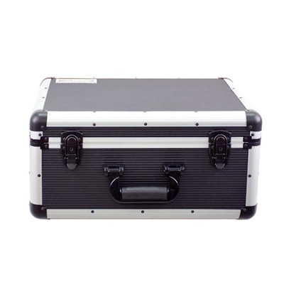 Mala rígida preta e cinza com duas travas e pega frontal