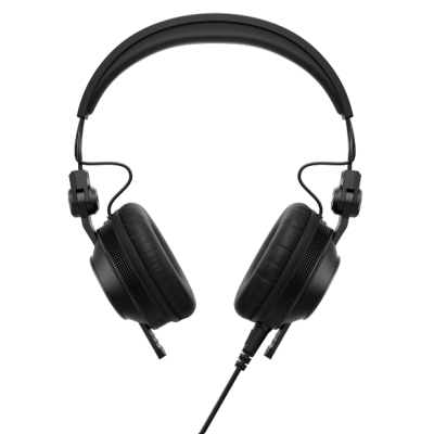 Headphones pretos com almofadas acolchoadas e cabo