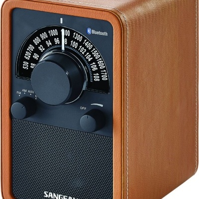 Rádio portátil SANGEAN castanho com painel preto e botões