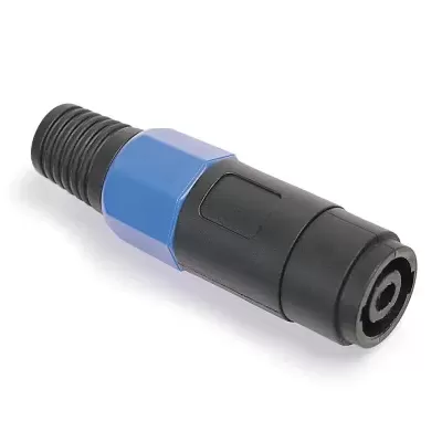 Conector elétrico cilíndrico preto e azul sobre fundo branco