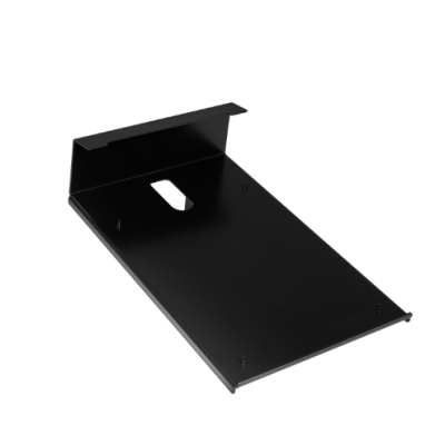 Base metálica preta com entalhe retangular e pontos de fixação