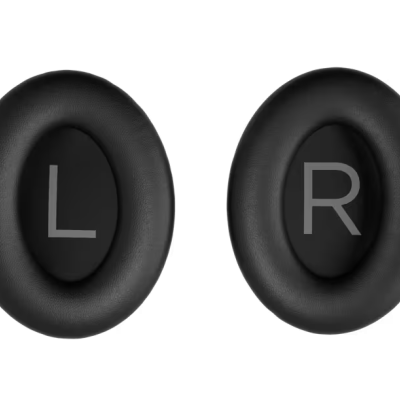 Almofadas auriculares pretas com letras L e R