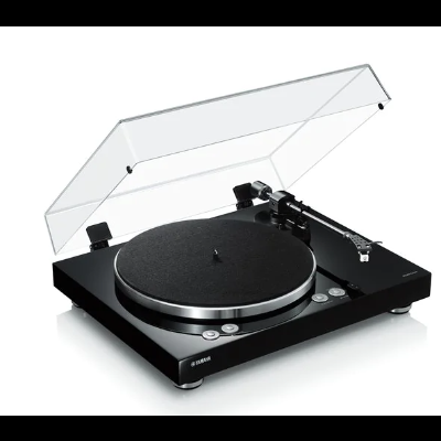 Toca-discos preto Yamaha com tampa em acrílico transparente