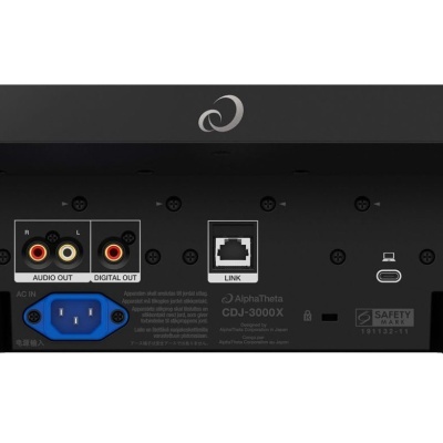 Equipamento eletrónico preto com múltiplas conexões traseiras