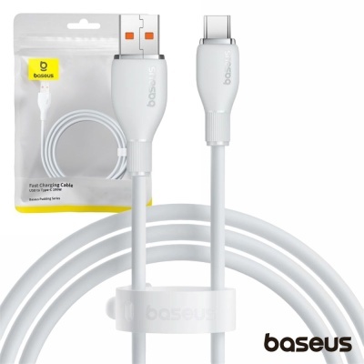Cabo de carregamento rápido branco Baseus com conectores USB e USB-C em embalagem transparente e amarela.