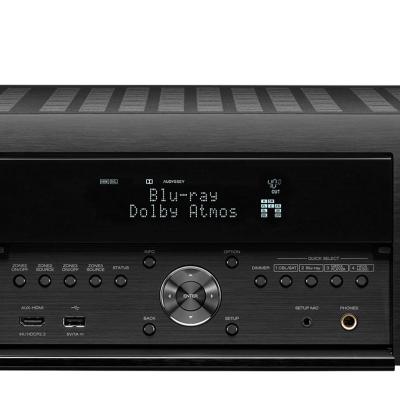 Amplificador áudio Denon preto com microfone e comando remoto