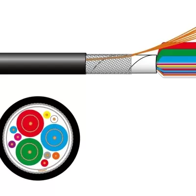 Cabo de fibra óptica com vários núcleos coloridos e estrutura interna visível