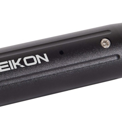 Adaptador de áudio USB para conector XLR preto e metálico com texto EIKON