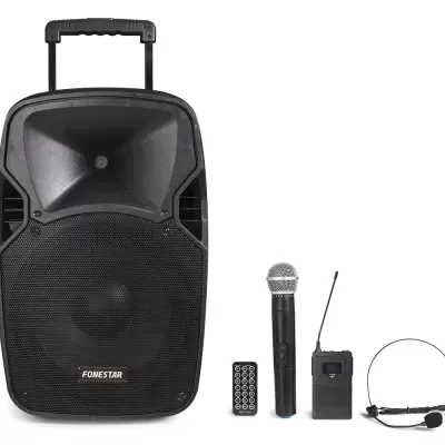 Sistema de som portátil com microfones e acessórios num fundo branco