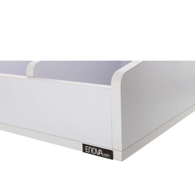 Cama branca de madeira com etiqueta ENOVA H59