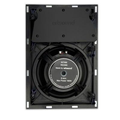 Coluna de som embutida preta com altifalante circular e etiqueta central