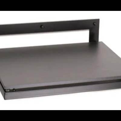 Prateleira de parede preta em metal com suporte fixo.