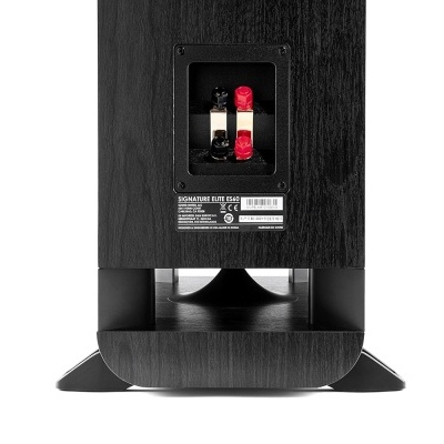 Coluna de madeira preta com base larga e cápsulas visíveis