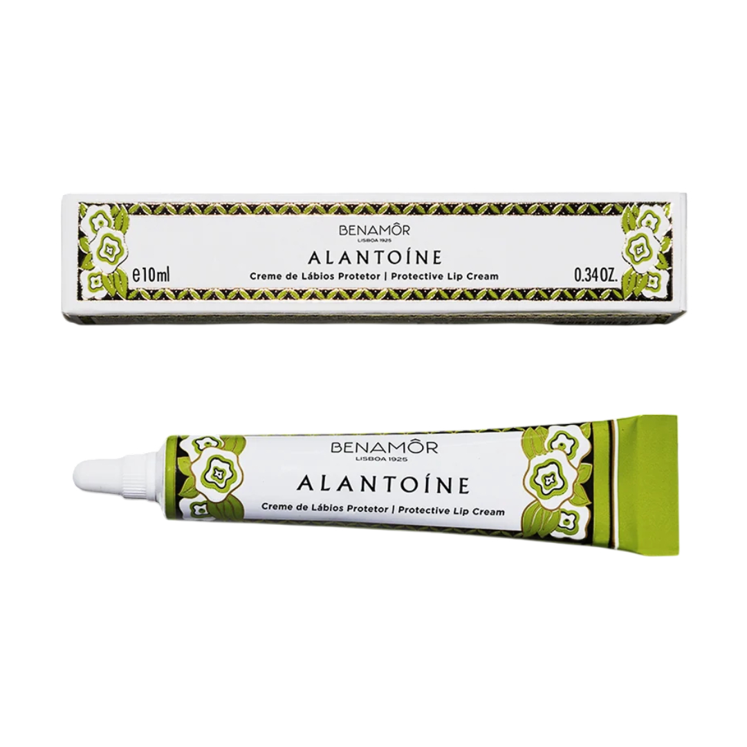 Benamôr - Creme de Lábios Protetor Alantoíne Creme de lábios protetor Benamôr Alantoíne com embalagem e tubo decorado com flores verdes