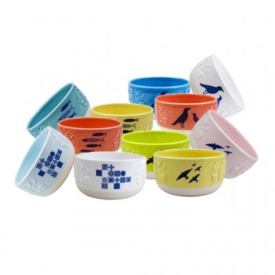 Conjunto de tigelas coloridas em cerâmica com estampas variadas