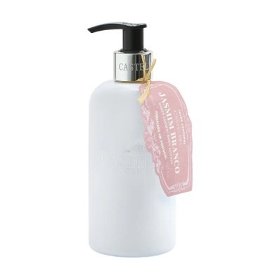 Frasco branco de loção corporal com doseador preto e etiqueta rosa pendurada