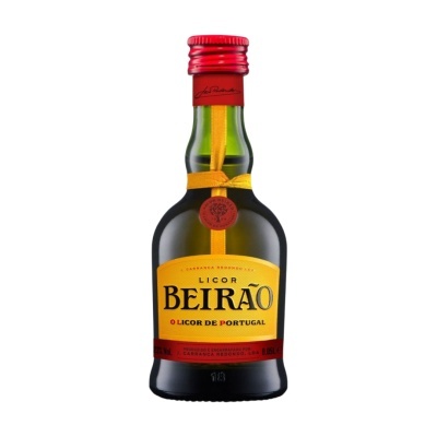 Mini garrafa de licor Beirão com rótulo amarelo e vermelho