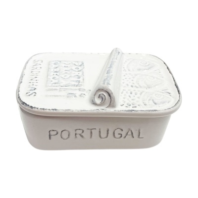 Caixa decorativa de cerâmica branca com textura de sardinhas e texto Portugal.