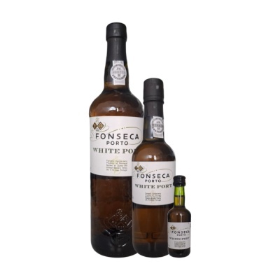 Três garrafas de vinho do Porto Fonseca White Port de diferentes tamanhos