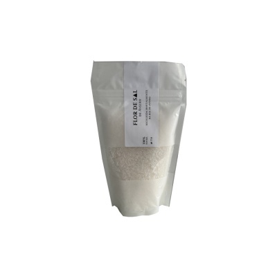 Saco de flor de sal branco com etiqueta branca e janela transparente