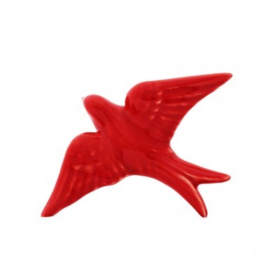 Figura decorativa de pássaro vermelho em cerâmica com asas abertas