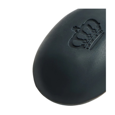 Capacete preto com relevo de coroa