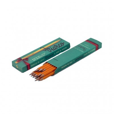 Conjunto de lápis de madeira em caixas verdes com texto 'Viarco'.