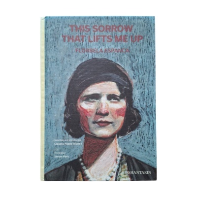 Capa de livro azul com retrato pintado de mulher e texto em inglês e português.