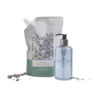 Produtos de banho lavanda Castlebell em embalagem recarregável e frasco com doseador