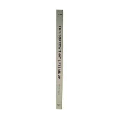 Lombada de livro cinza claro com texto em preto