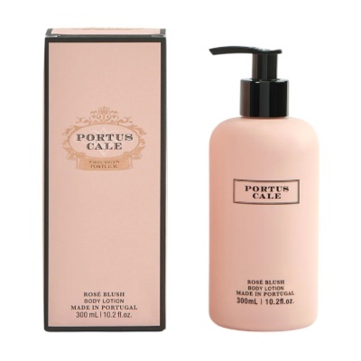 Loção corporal Portus Cale Rose Blush em frasco rosa com bomba