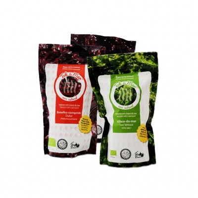 Três embalagens de algas marinhas Tok de Mar em plástico colorido com rótulos brancos