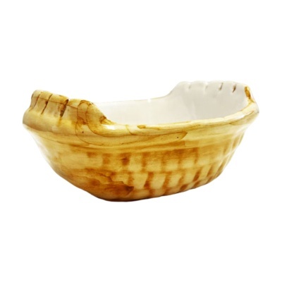 Cesta de cerâmica branca e castanha com textura de cesta trançada