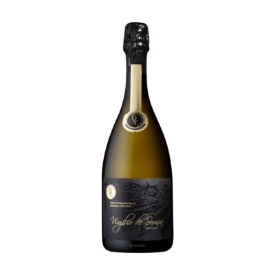 Garrafa de espumante Virgilito de Sousa com rótulo preto e texto dourado