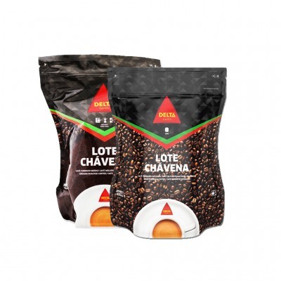 Pacotes de café Delta Cafés Lote Chávena com grãos de café e chávena de café na embalagem