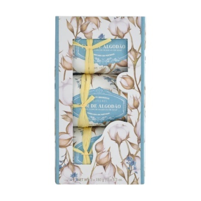 Conjunto de três sabonetes Flor de Algodão na caixa decorada com flores