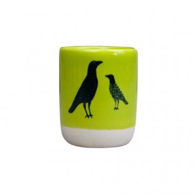 Vaso de cerâmica verde-limão com corvos pretos