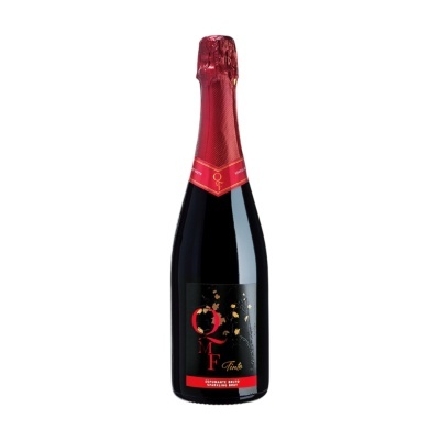 Garrafa de espumante tinto QMF com rótulo preto e vermelho