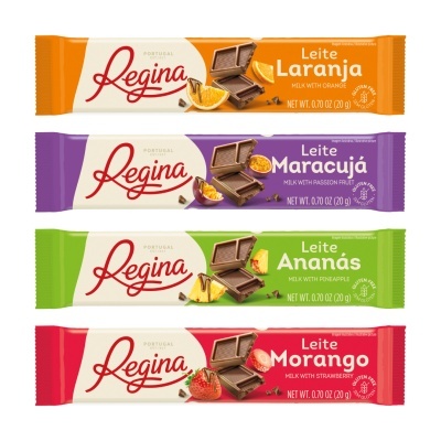 Quatro barras de chocolate Regina, sabores laranja, maracujá, ananás e morango, embalagens coloridas e texto em português.