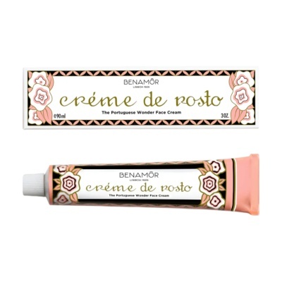 Creme de rosto BENAMÔR com embalagem floral, texto em português e inglês.