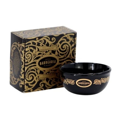Taça preta para barbear com decoração dourada e embalagem preta com padrão dourado