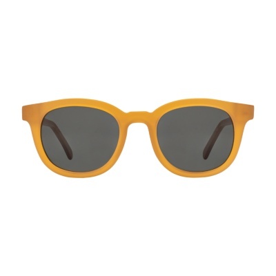 Óculos de sol amarelos com lentes cinza escuro e hastes castanho escuro