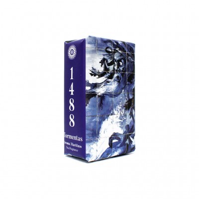 Caixa azul escura com perfume '1488 Tormentas' e ilustração de cavalo marinho